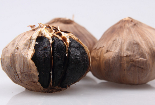 黑蒜的功效與藥用價值 吃黑蒜的好處